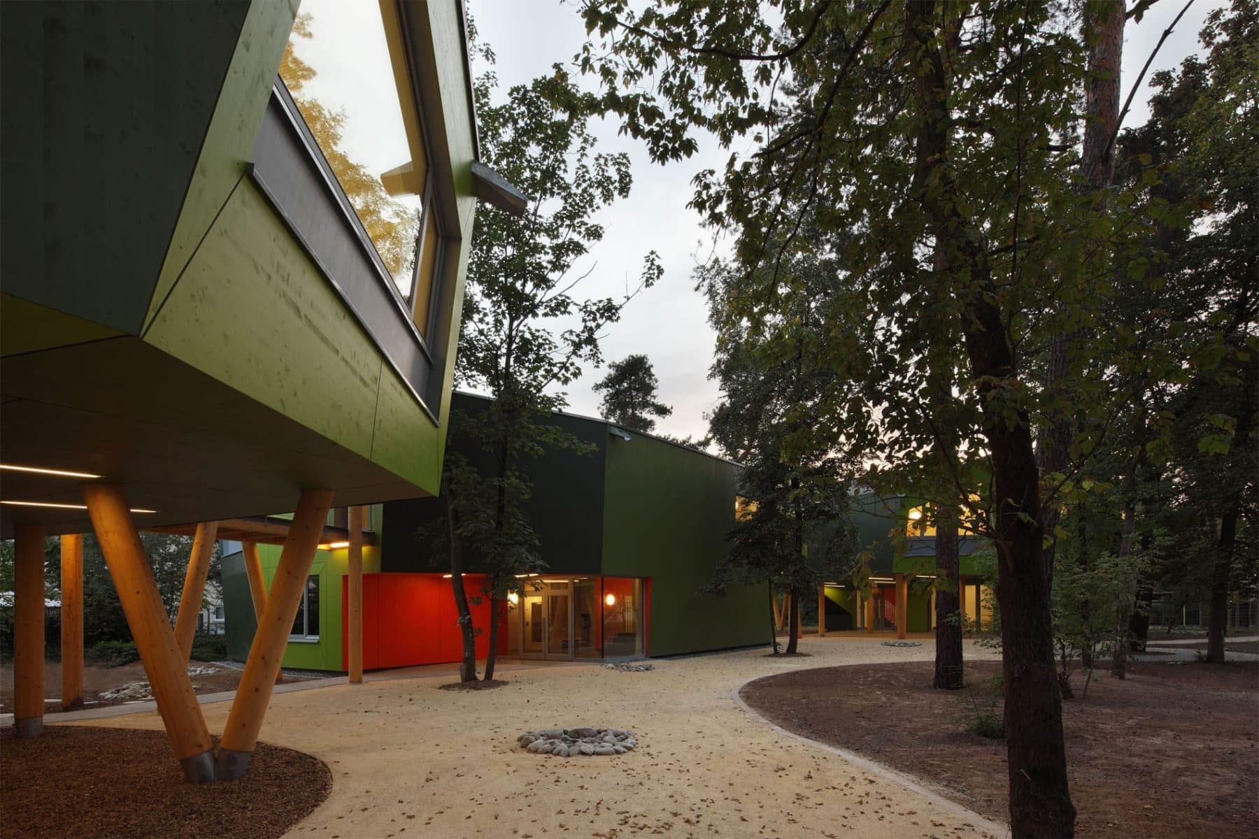 Schule am Kiefernwäldchen / Bildquelle: ramona buxbaum architekten / Fotograf Thomas Eicken